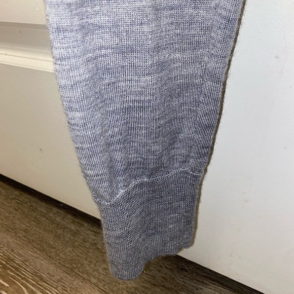 Banana Republic Gray Distressed Sweater Size S - Picture 4 of 6